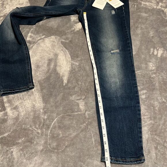 Calvin Klein Skinny Ankle Jean. Size 29 - Picture 3 of 8
